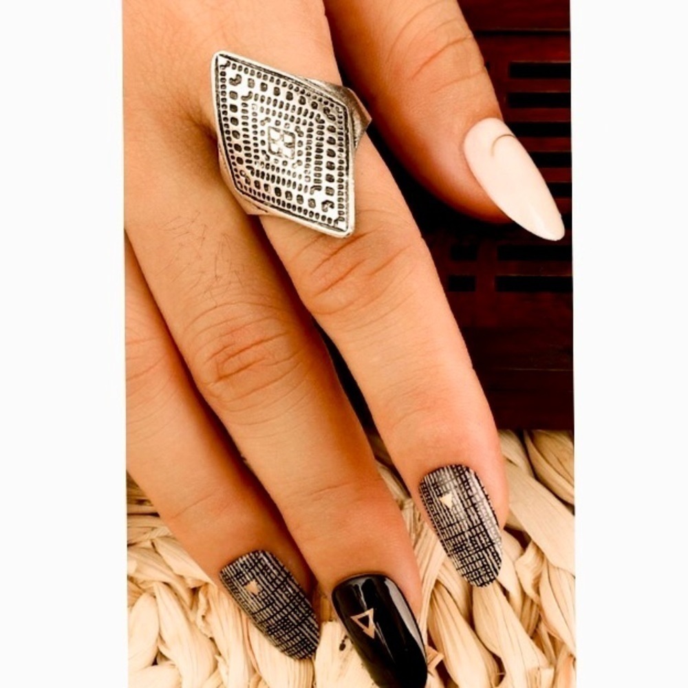 FP RHOMBUS ANTIQUE INSPIRED CHROME ALLOY MESH TRIBAL RING